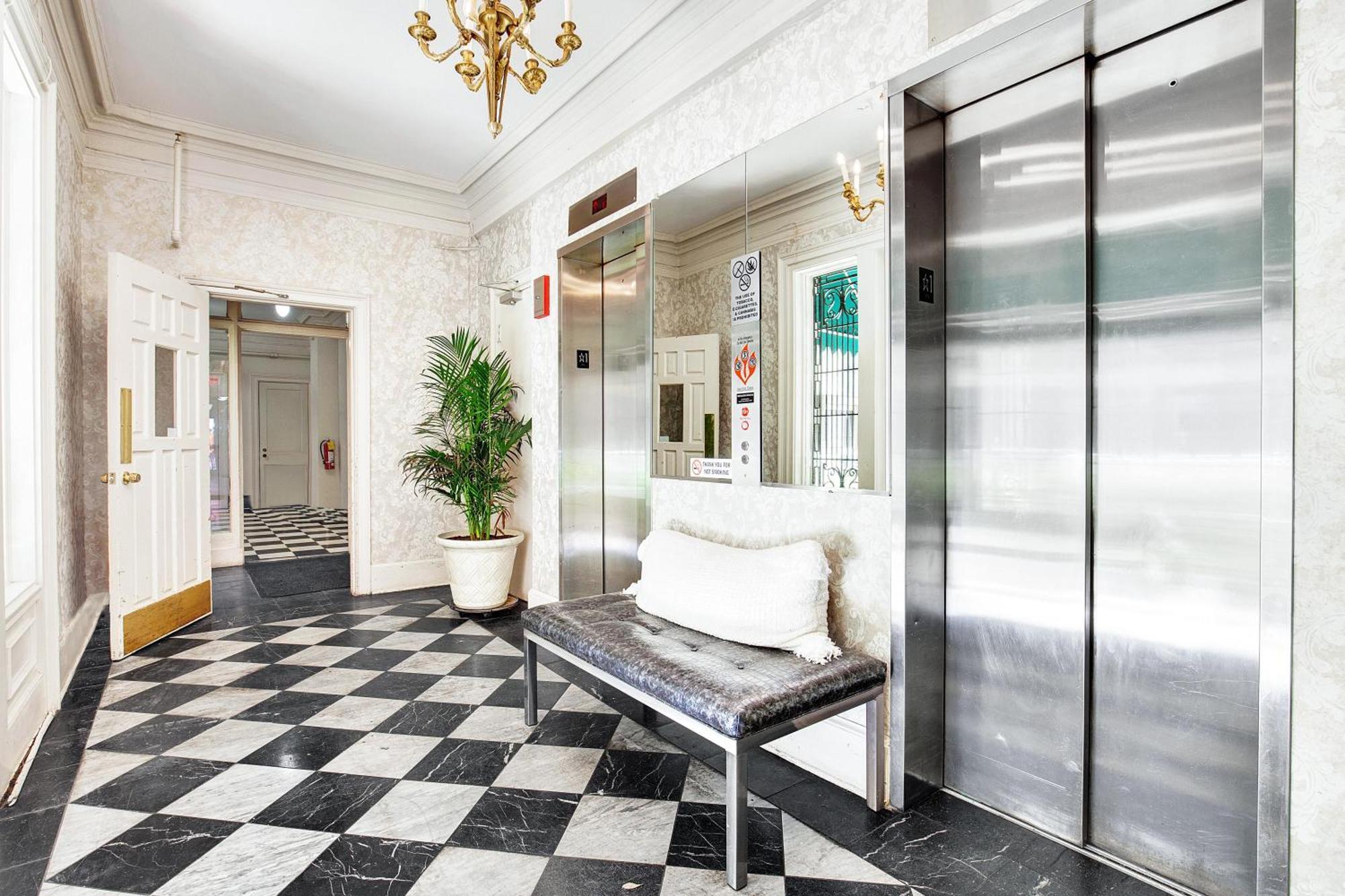 Holiday home Downtown At The Derenne *